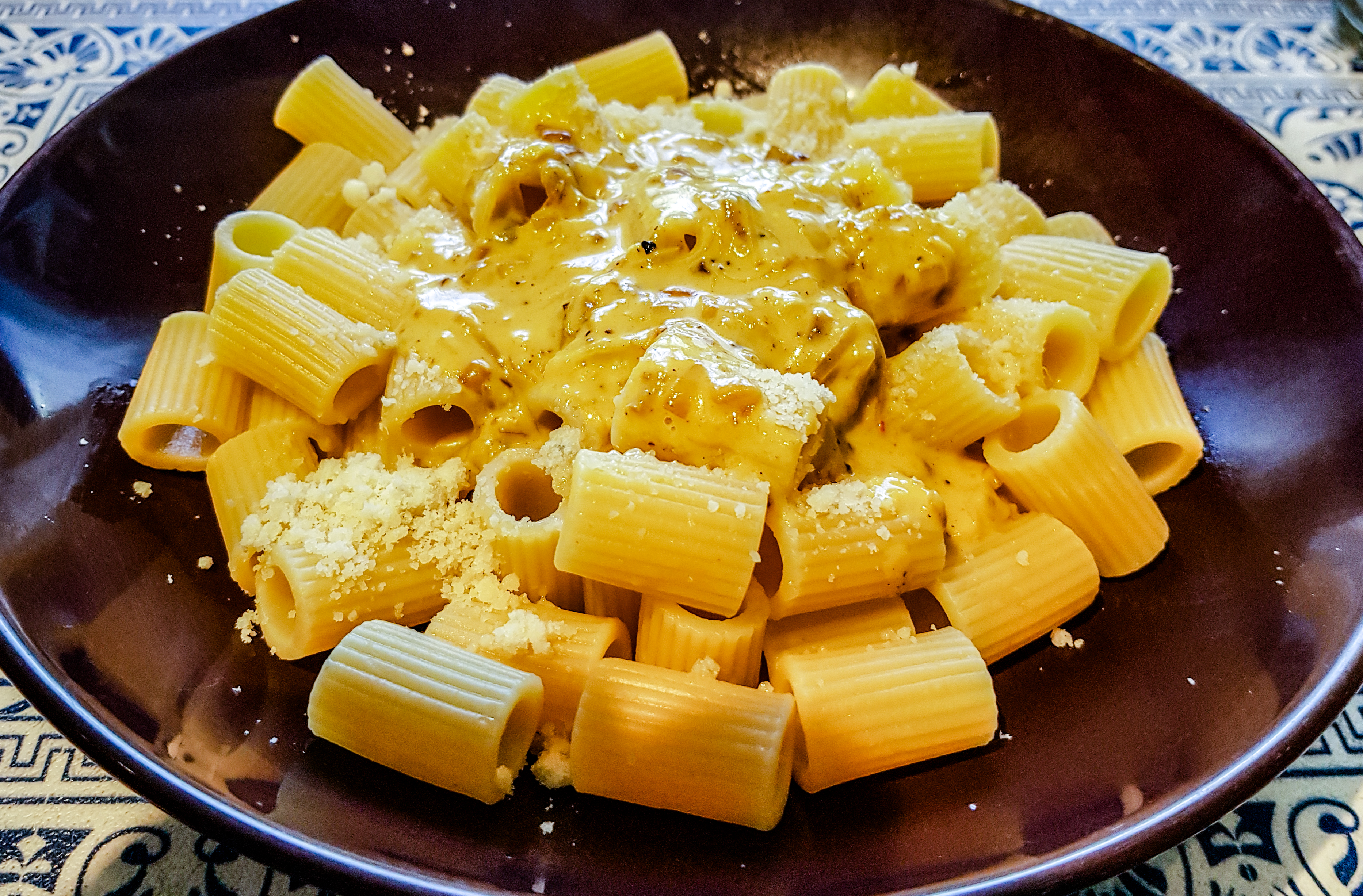 Rigatoni à la sauce gorgonzola con peperoncino : dressage