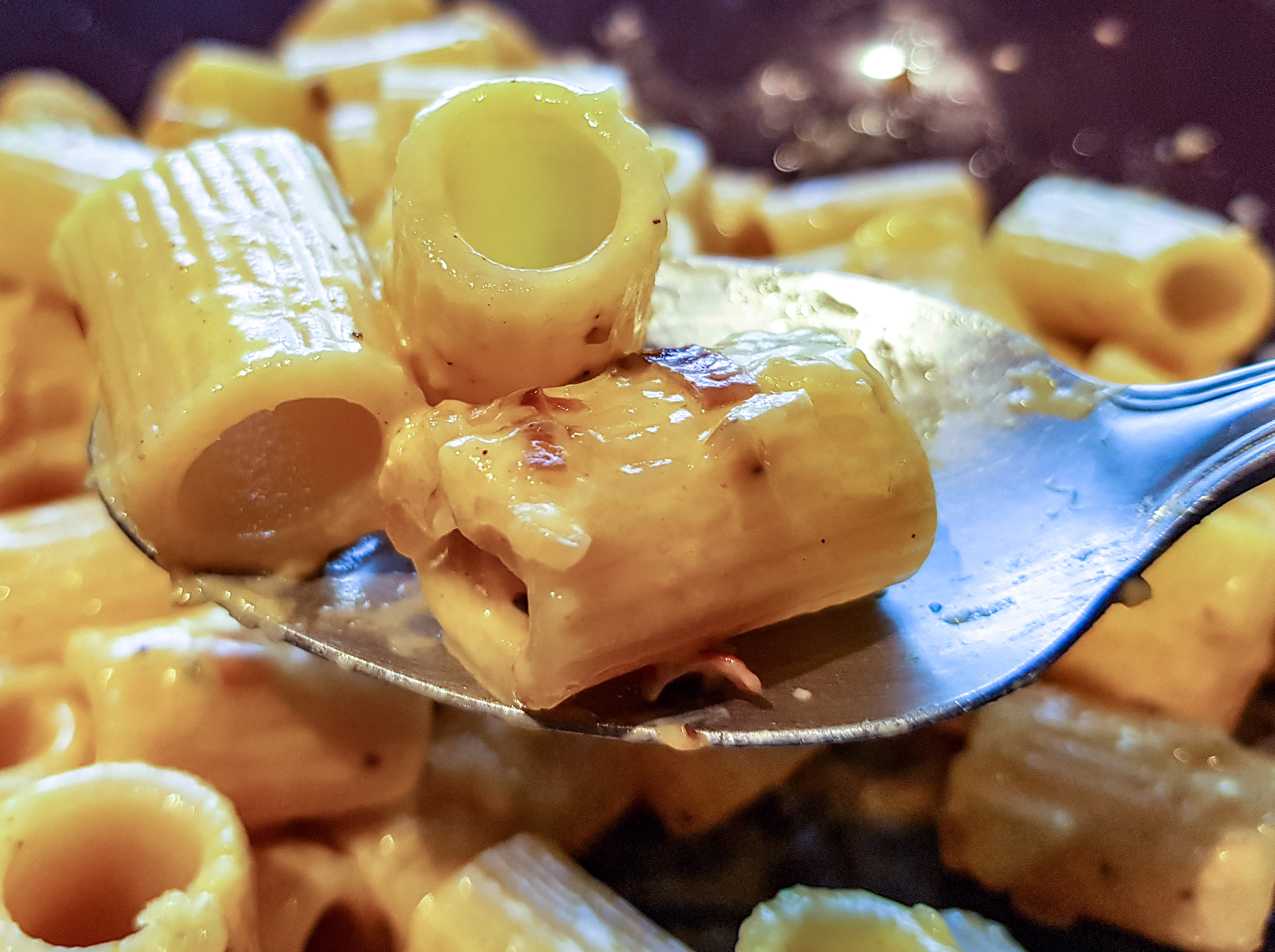 Rigatoni au gorgonzola con peperoncino